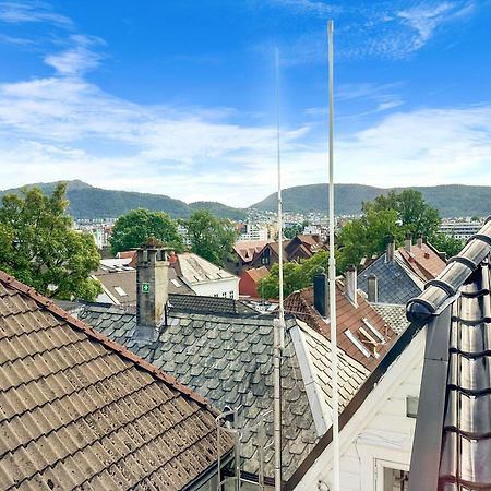 Ferienwohnung View To Bryggen - Renovated Dec 24 - Historic Cobblestone Street Bergen Exterior foto