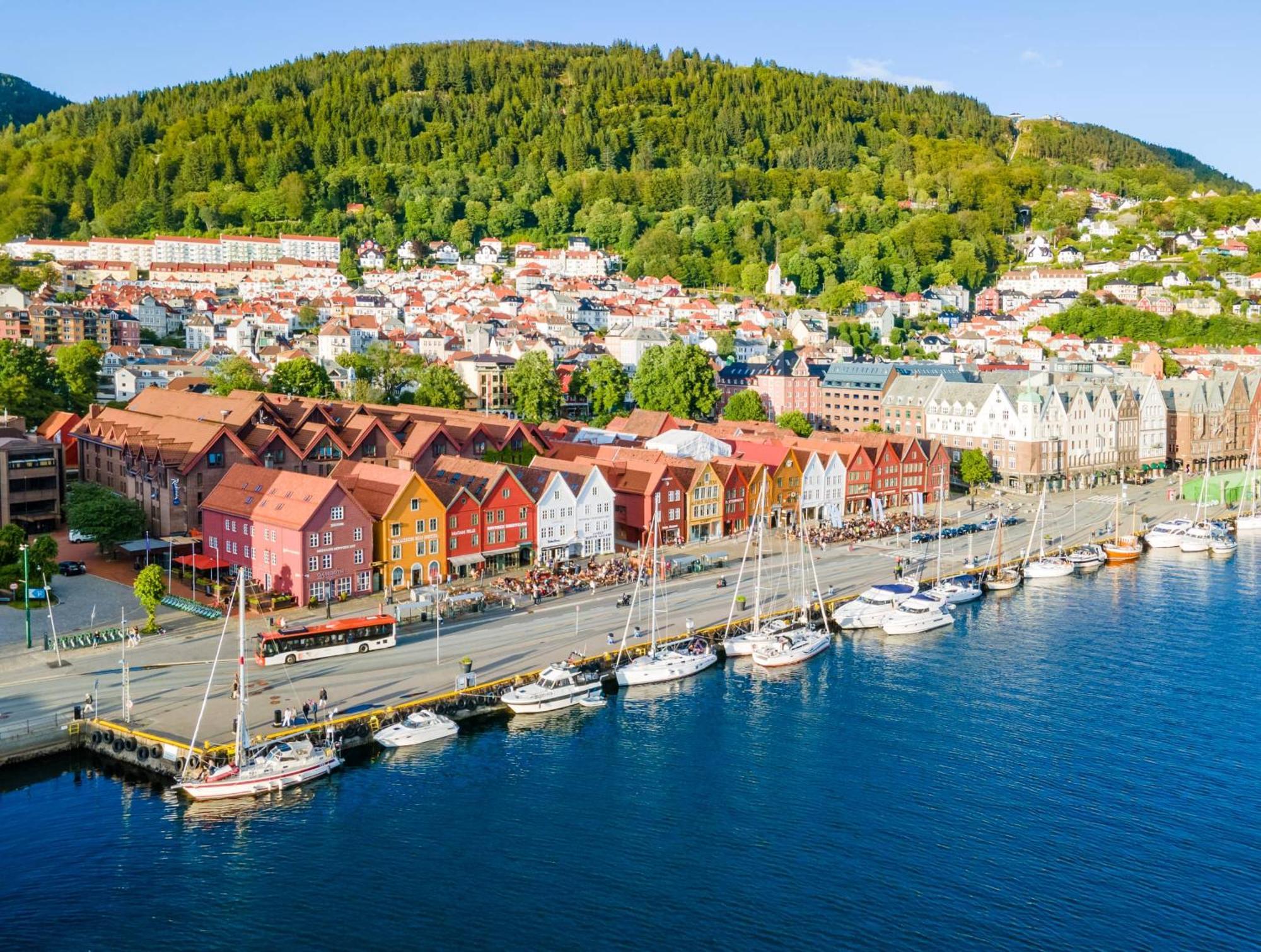 Ferienwohnung View To Bryggen - Renovated Dec 24 - Historic Cobblestone Street Bergen Exterior foto