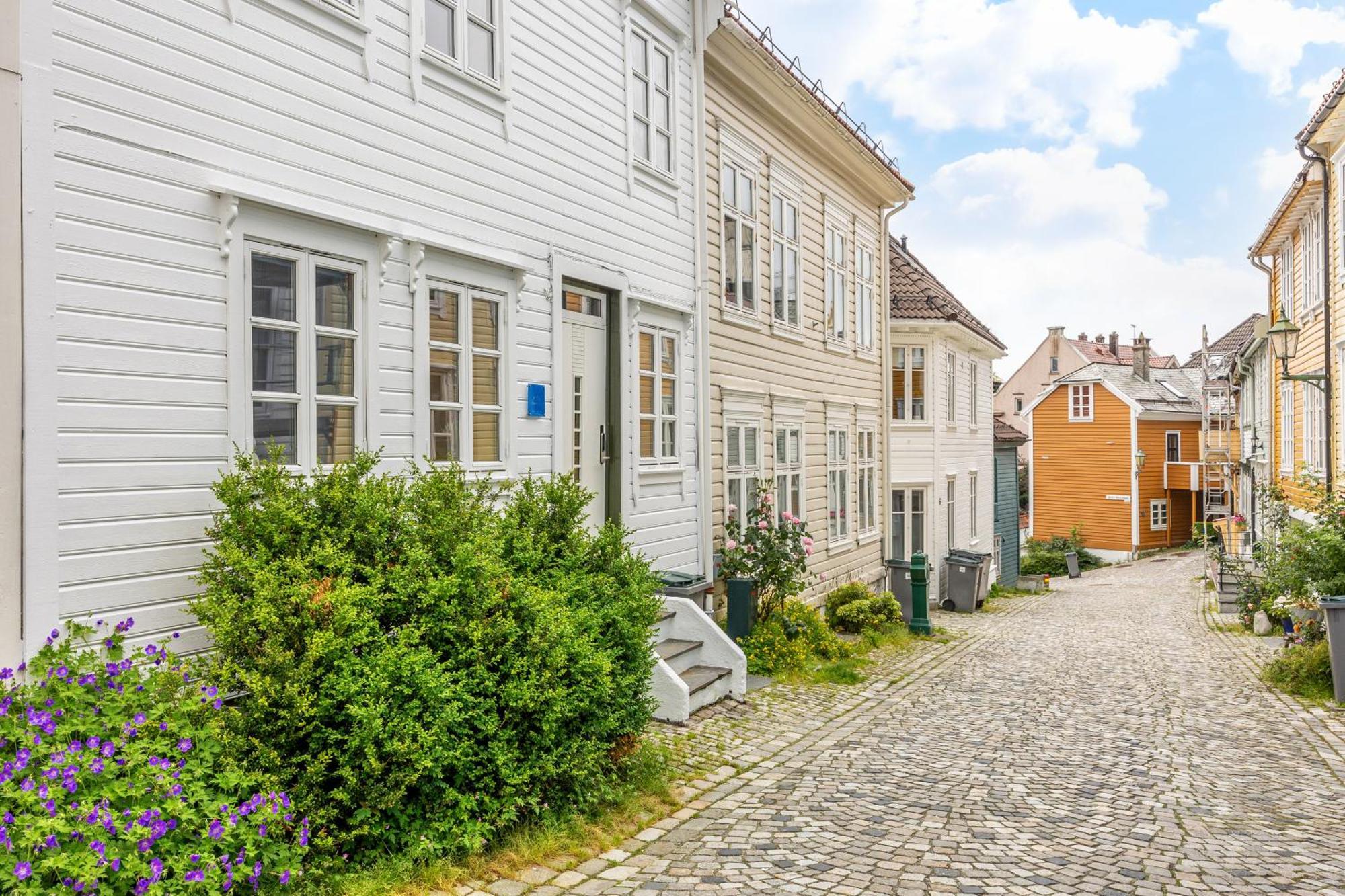 Ferienwohnung View To Bryggen - Renovated Dec 24 - Historic Cobblestone Street Bergen Exterior foto