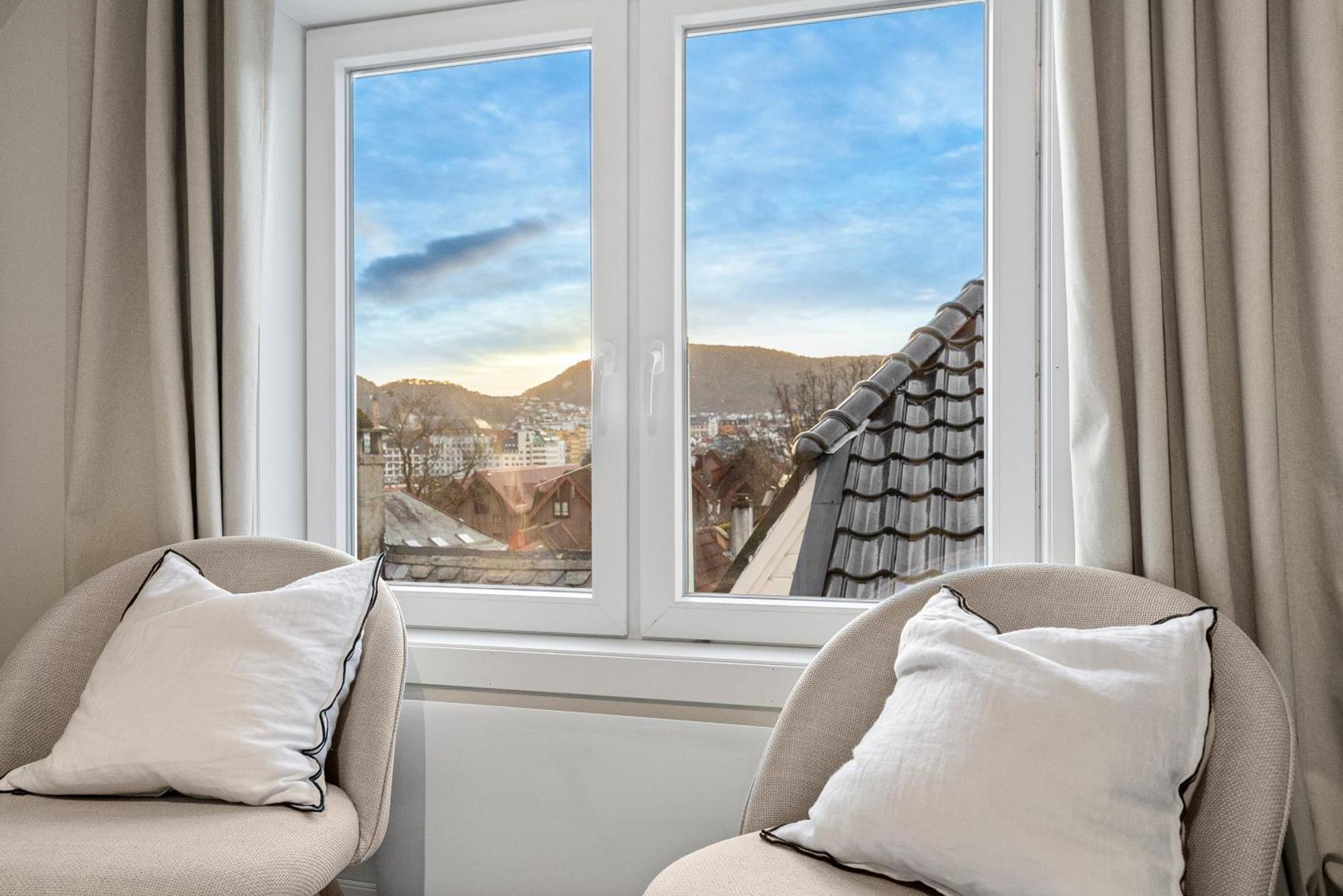 Ferienwohnung View To Bryggen - Renovated Dec 24 - Historic Cobblestone Street Bergen Exterior foto